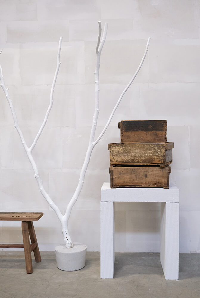 Trademark Living Veng træskammel - M