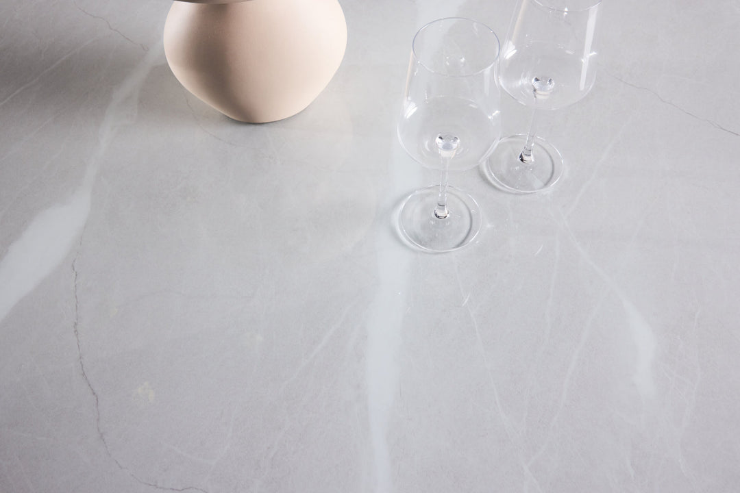 Vind Härön Dining Table ø120x75 cm - MDF Nature 3D Paper / Tempered Glass FSC 100%