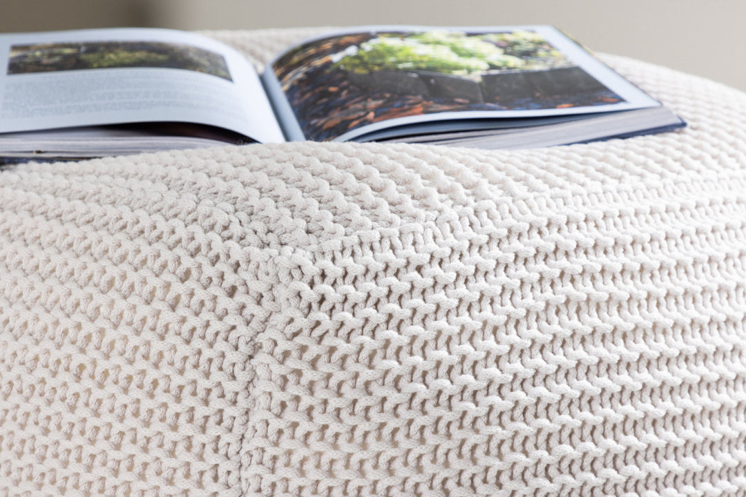 Venture Home Luca Pouf - 60*60 cm / Creme