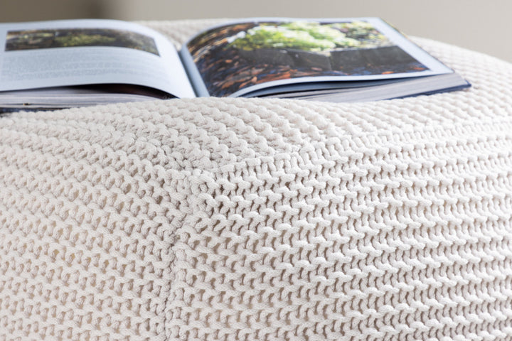 Venture Home Luca Pouf - 60*60 cm / Creme