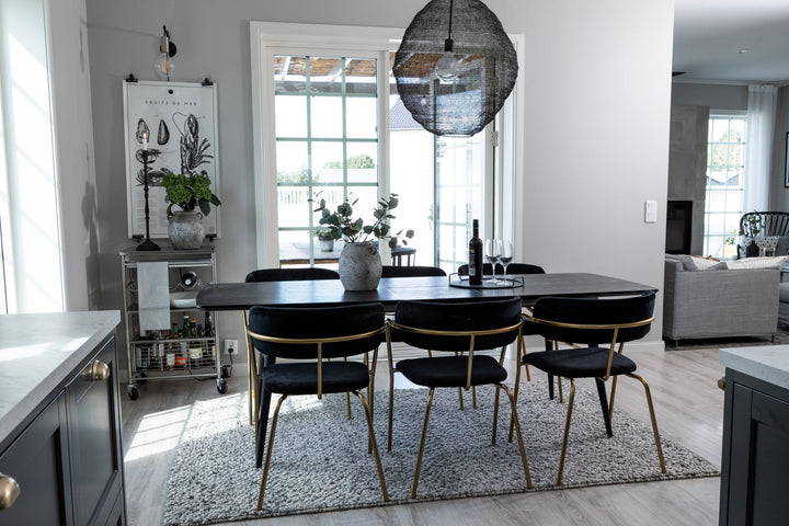 Venture Home Gold Extention table - 180/220*85*H76 Black Veneer - Black legs - Brass details - Arrow armchair - Brass Legs - Black Velvet 6
