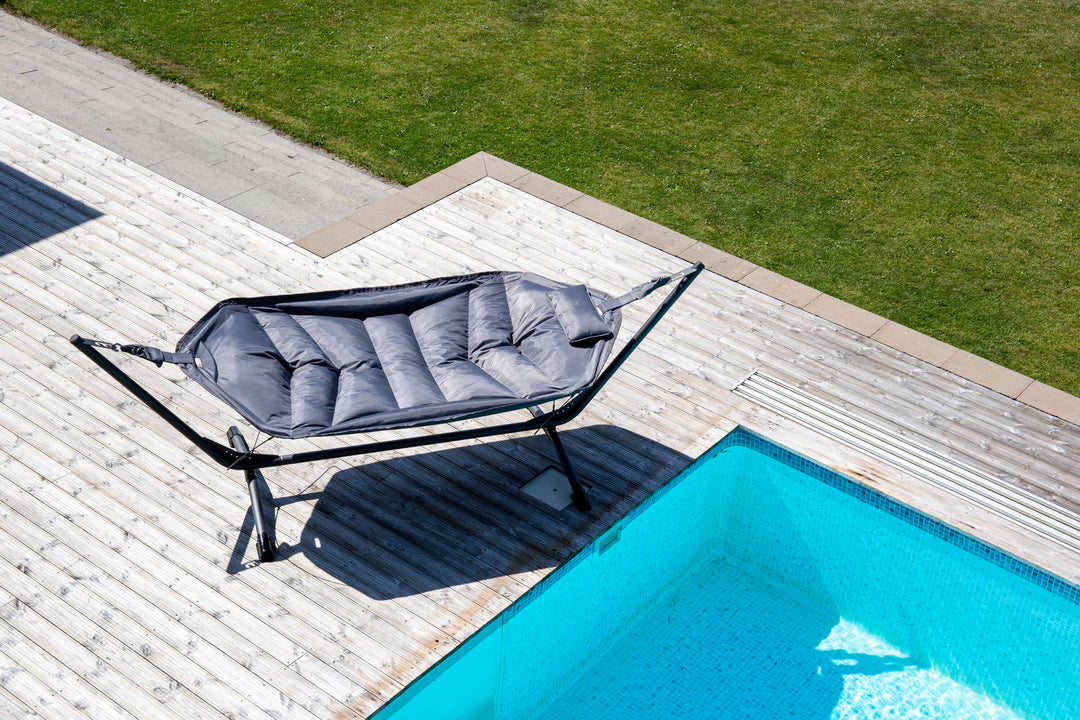 Venture Home Niño Hammock - Black Fabric / Black Frame