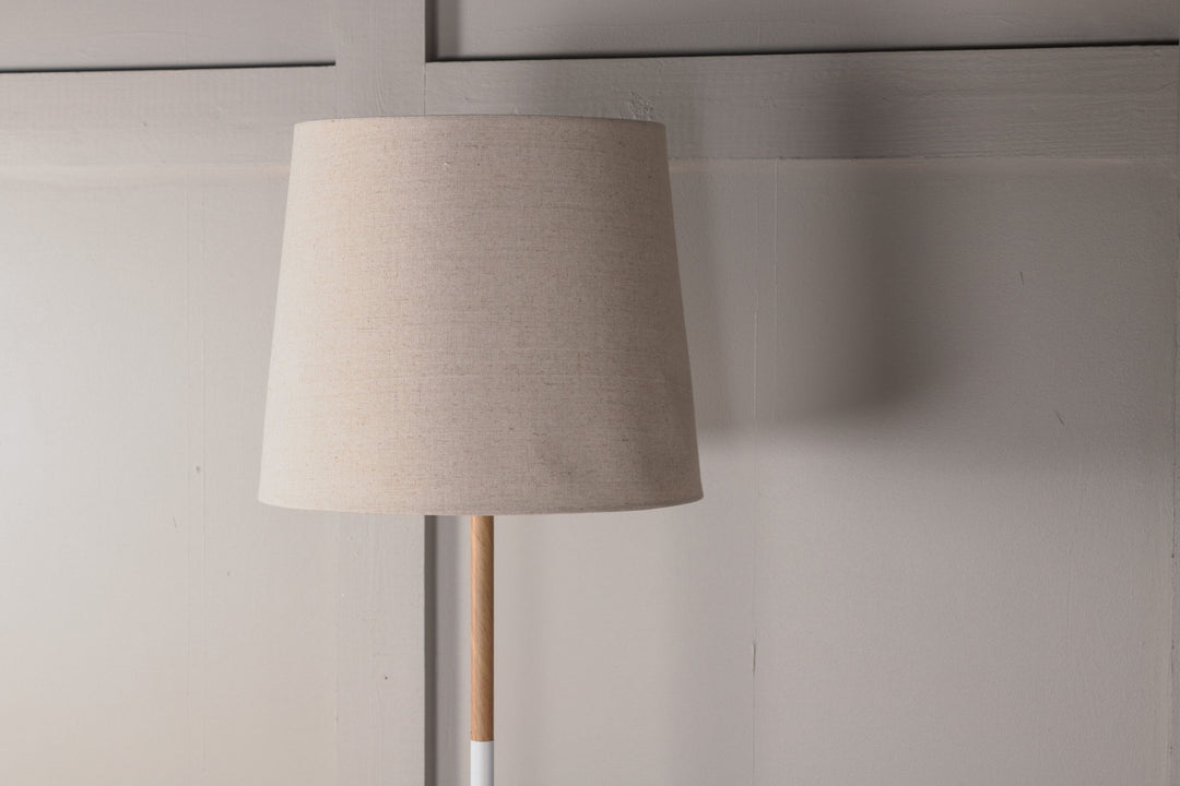 Venture Home Hattman -Floor Lamp - White / Wood / Marble /Linen