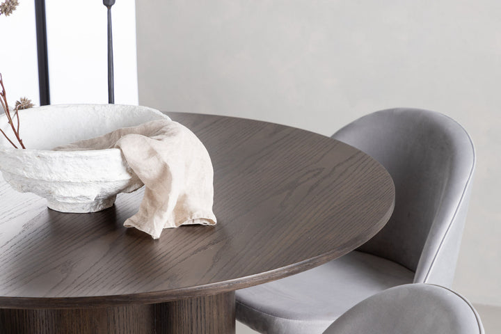 Venture Home OliviaDiningTable-Mocca/MoccaVeneer+VelvetDiningChair-LightGrey/Black_4