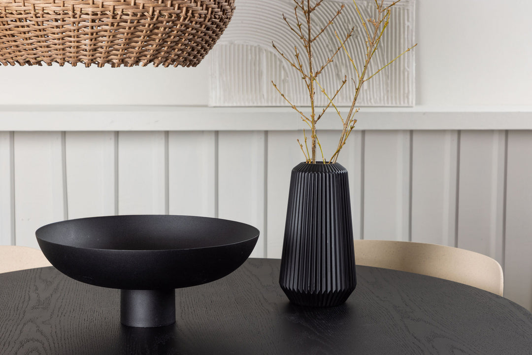 Venture Home Bootcut Round Dining Table - Black / Black Fanéer +Åstol Dining Chair - Nature Wood plastic composite _4