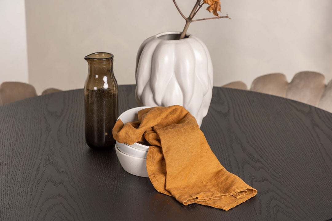 Venture Home OliviaDiningTable-Black/BlackVeneer+LimhamnChair-Black/BeigeVelvet_4