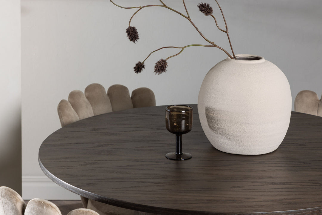 Venture Home OliviaDiningTable-Mocca/MoccaVeneer+LimhamnLightChair-Black/BeigeVelvet_4