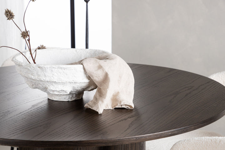 Venture Home OliviaDiningTable-Mocca/MoccaVeneer+ChicoDiningChair-Black/WhiteBoucle_4