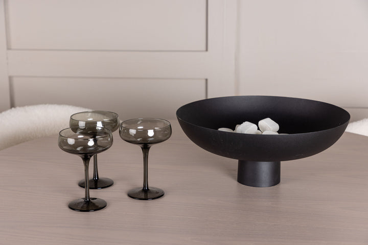 Venture Home OliviaDiningTable-WhiteWashVeneer+ChicoDiningChair-Black/WhiteBoucle_4