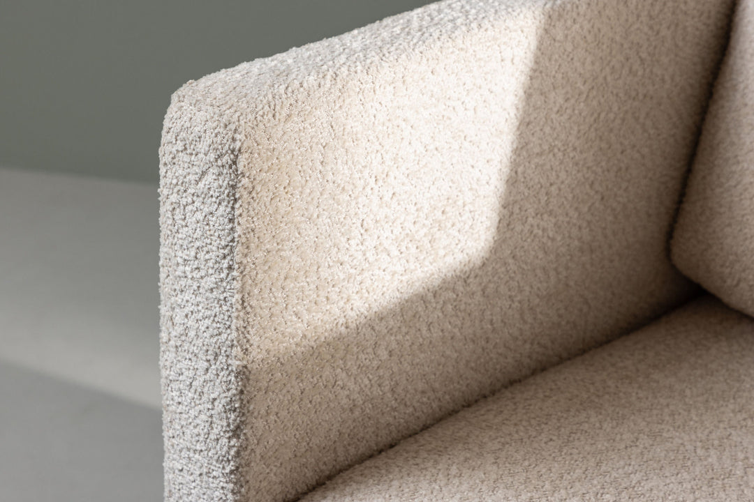 Venture Home Ragusa Single Sofa - White / White Fabric