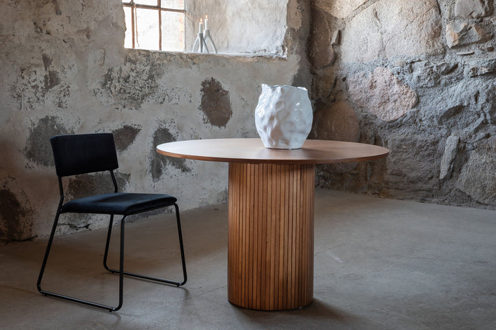 Venture Home Bianca Round Dining Table - Walnut / Walnut Veneer