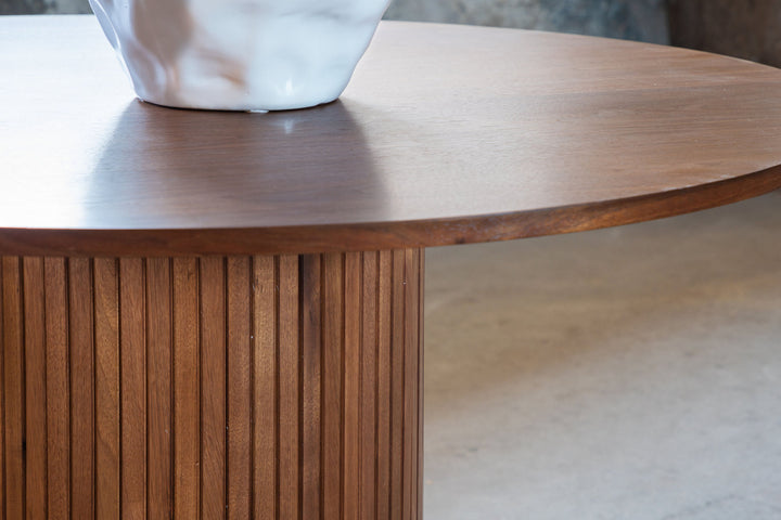 Venture Home Bianca Round Dining Table - Walnut / Walnut Veneer