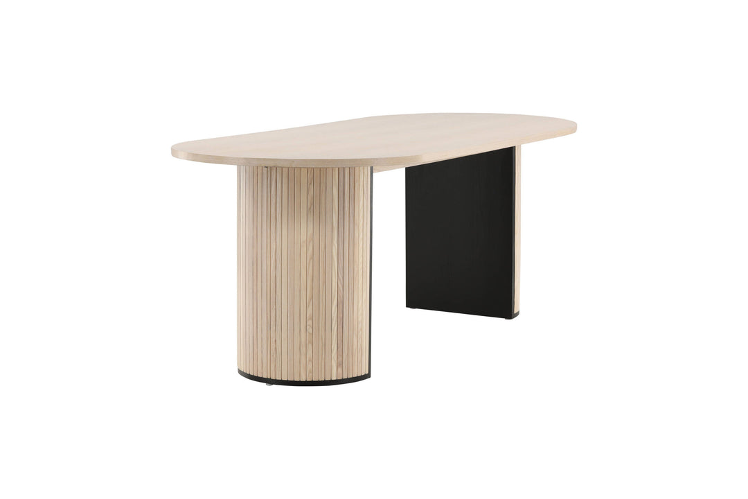 Venture Home Bianca Oval Dining Table - White Wash / White Wash Veneer