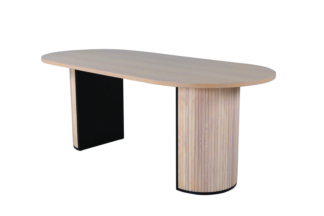 Venture Home Bianca Oval Dining Table - White Wash / White Wash Veneer