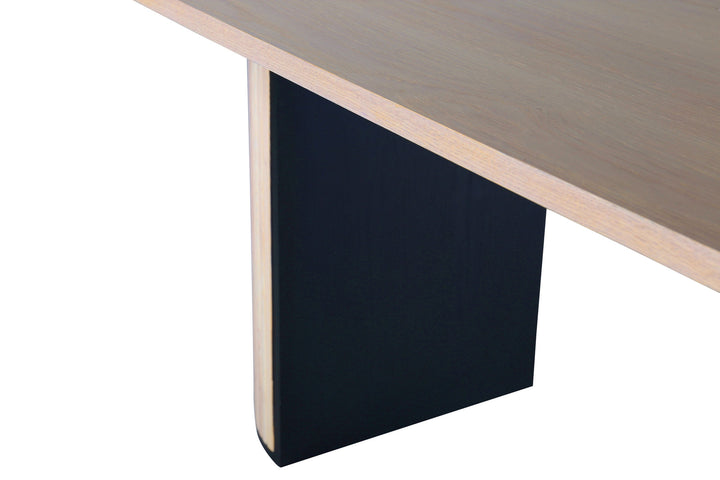 Venture Home Bianca Oval Dining Table - White Wash / White Wash Veneer
