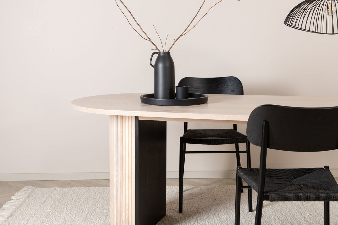 Venture Home Bianca Oval Dining Table - White Wash / White Wash Veneer