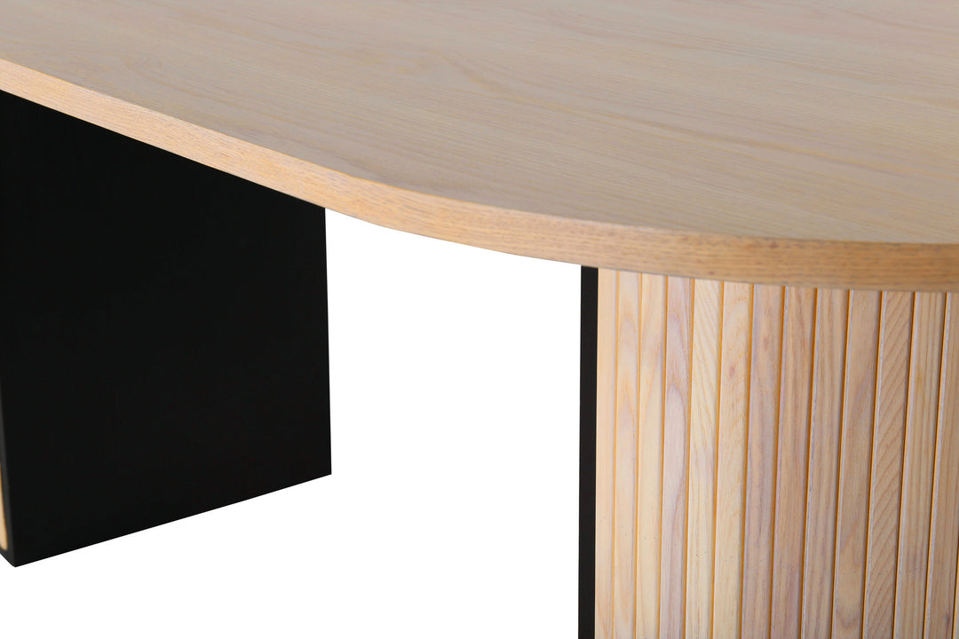 Venture Home Bianca Oval Dining Table - White Wash / White Wash Veneer
