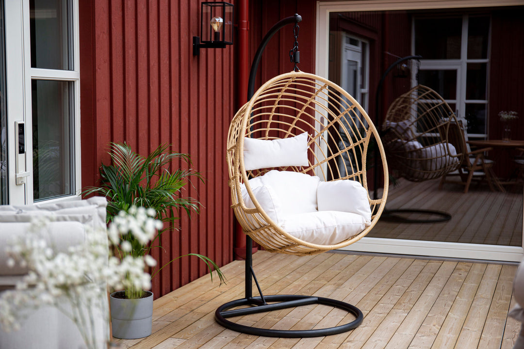 Venture Home Viga - Hanging Chair Round - Black Frame / Natur Wicker / Offwhite Cushion