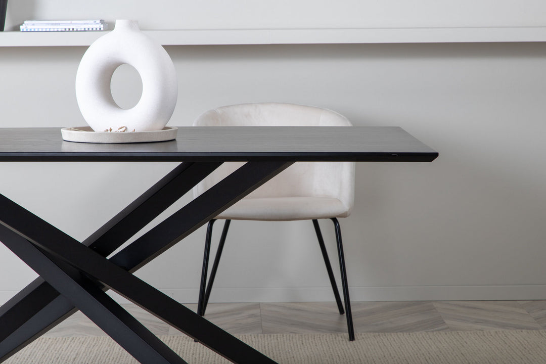 Venture Home Piazza Dining Table - Black / Black Veneer