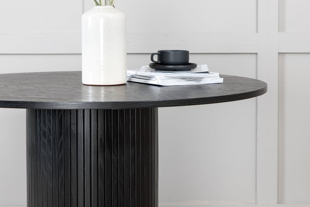 Venture Home Bianca Round Dining Table - Black / Black Veneer