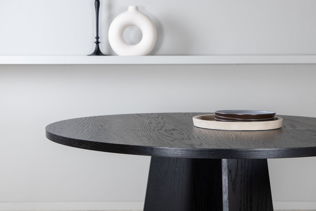 Venture Home Bootcut Round Dining Table - Black / Black Fanéer