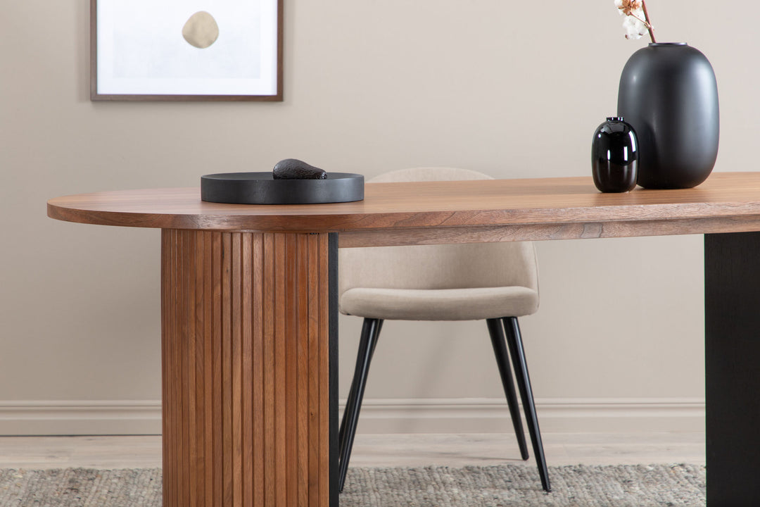 Venture Home Bianca Oval Dining Table - Walnut / Walnut Veneer