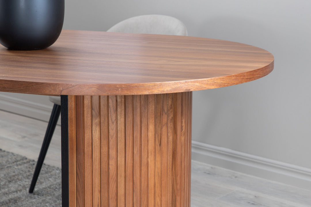 Venture Home Bianca Oval Dining Table - Walnut / Walnut Veneer