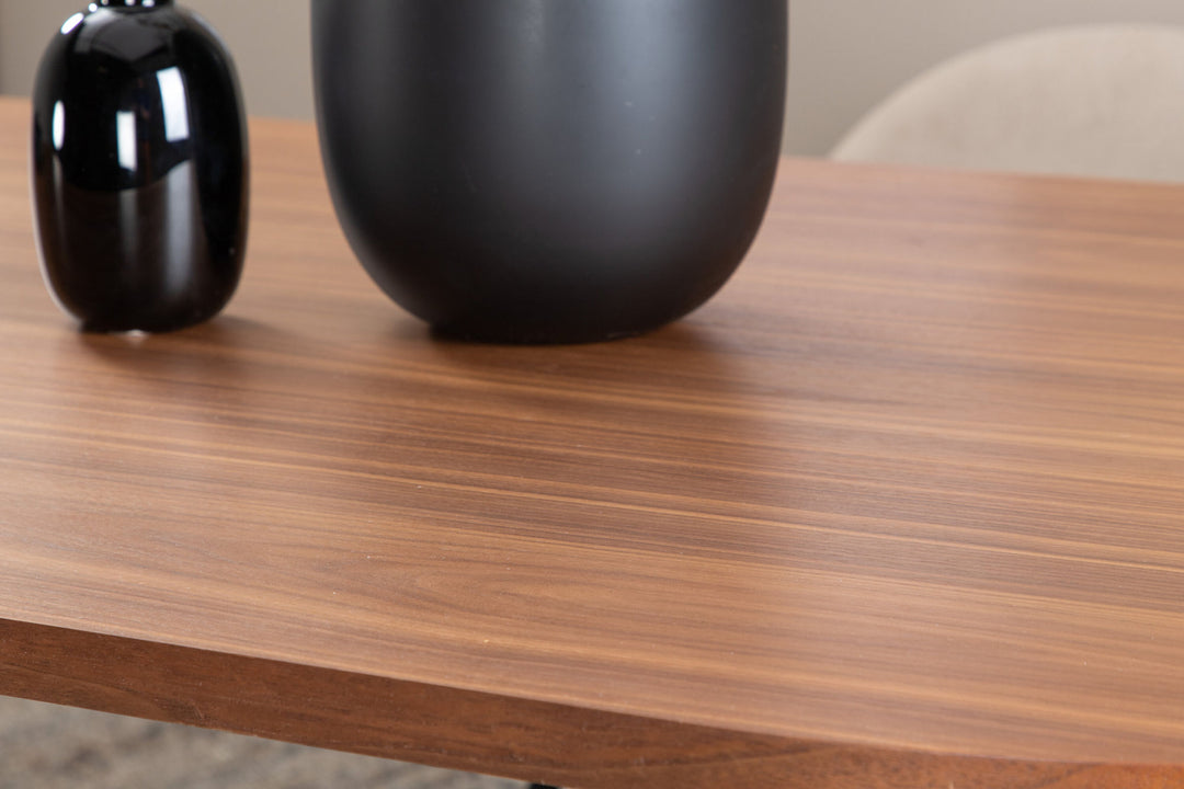 Venture Home Bianca Oval Dining Table - Walnut / Walnut Veneer