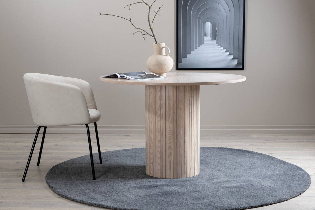 Venture Home Bianca Round Dining Table - White Wash / White Wash Veneer