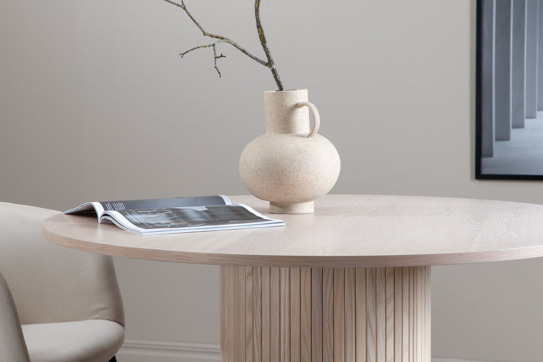 Venture Home Bianca Round Dining Table - White Wash / White Wash Veneer
