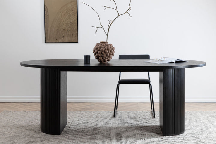 Venture Home Bianca Oval Dining Table - Black / Black Veneer