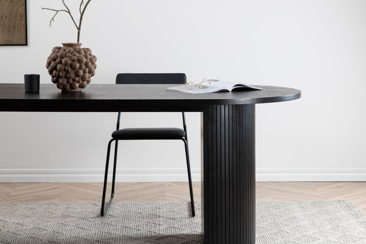 Venture Home Bianca Oval Dining Table - Black / Black Veneer