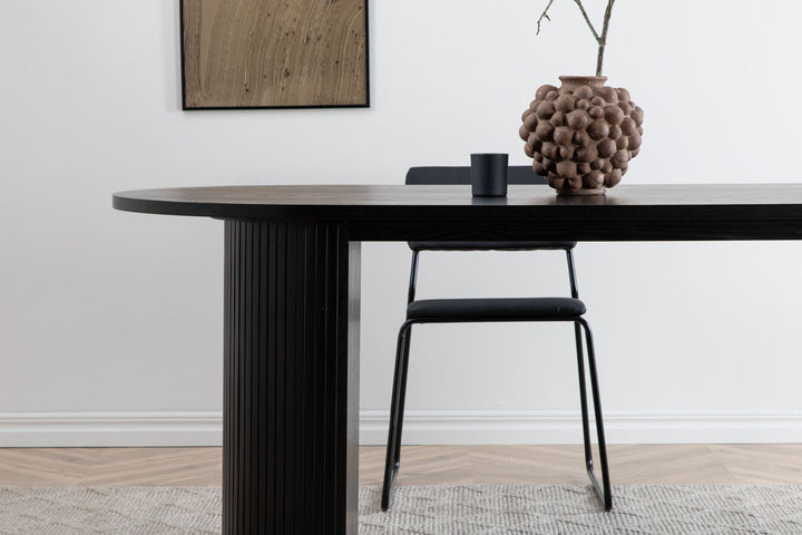 Venture Home Bianca Oval Dining Table - Black / Black Veneer