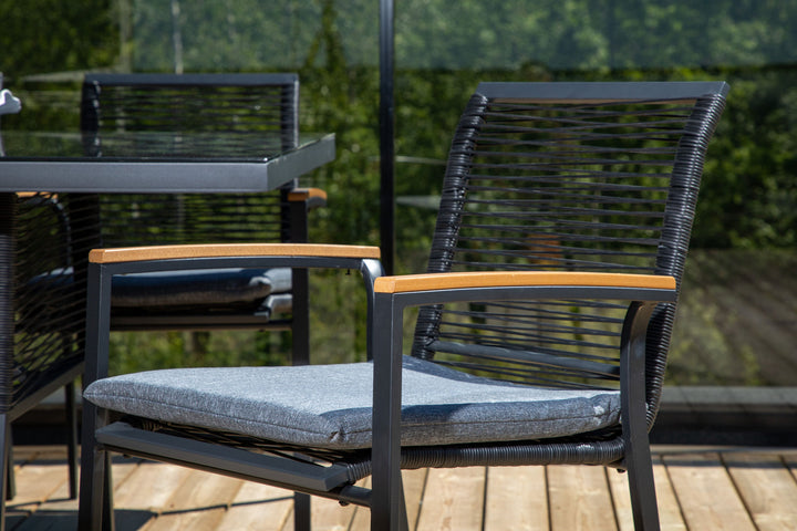 Venture Home Dallas Dining Table