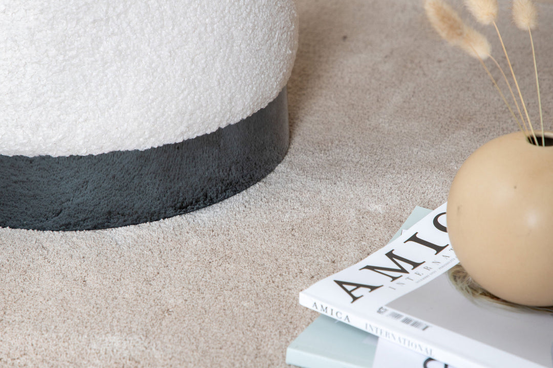 Venture Home Benji Pouf - Black / Offwhite Teddy