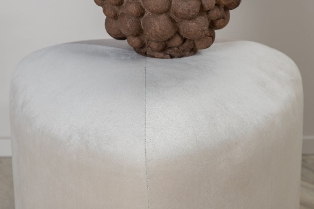 Venture Home Peg Pouf - / Beige Velvet