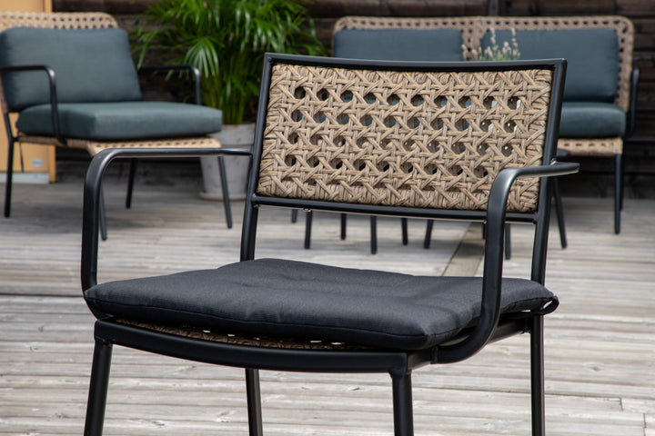 Venture Home Paola Dining Chair 4-pack - Black Steel / Nature Wicker / Black Cushion