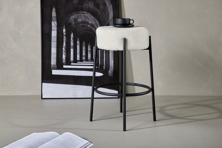 Venture Home Tucson Bar Chair Large - Black / White Boucle