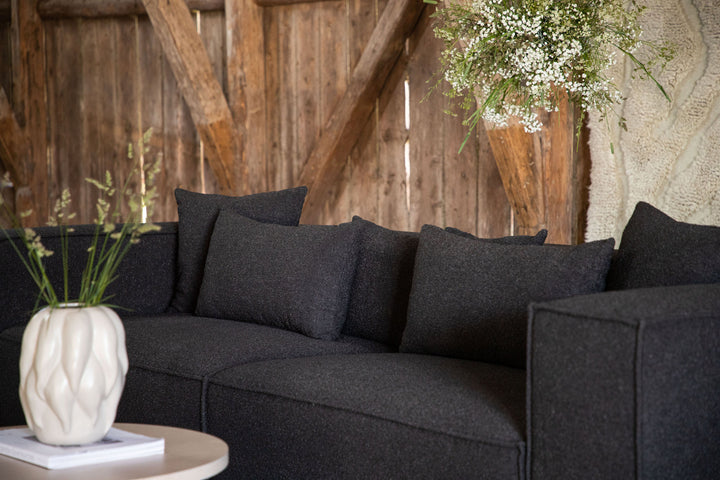Vind Gillholmen Sofa - Black / Black Boucle