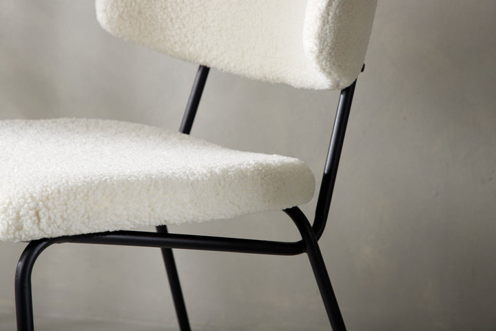 Venture Home Chico Dining Chair 2-pack - Black / White Boucle