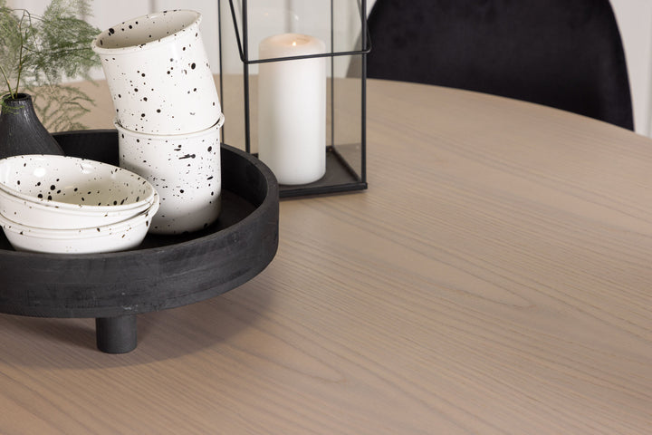 Venture Home OliviaDiningTable-WhiteWashVeneer+PolarDiningChair-Blacklegs/BlackVelvet_4