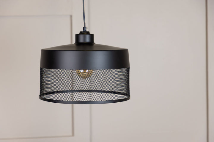 Venture Home Toulon - Wide Pendant Lamp - Black / Black