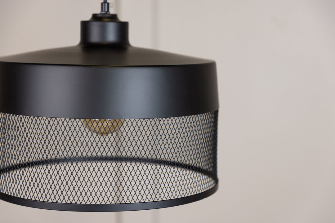 Venture Home Toulon - Wide Pendant Lamp - Black / Black