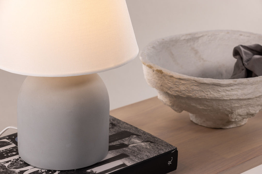 Vind Styrsö Table Lamp - Concrete / Linen