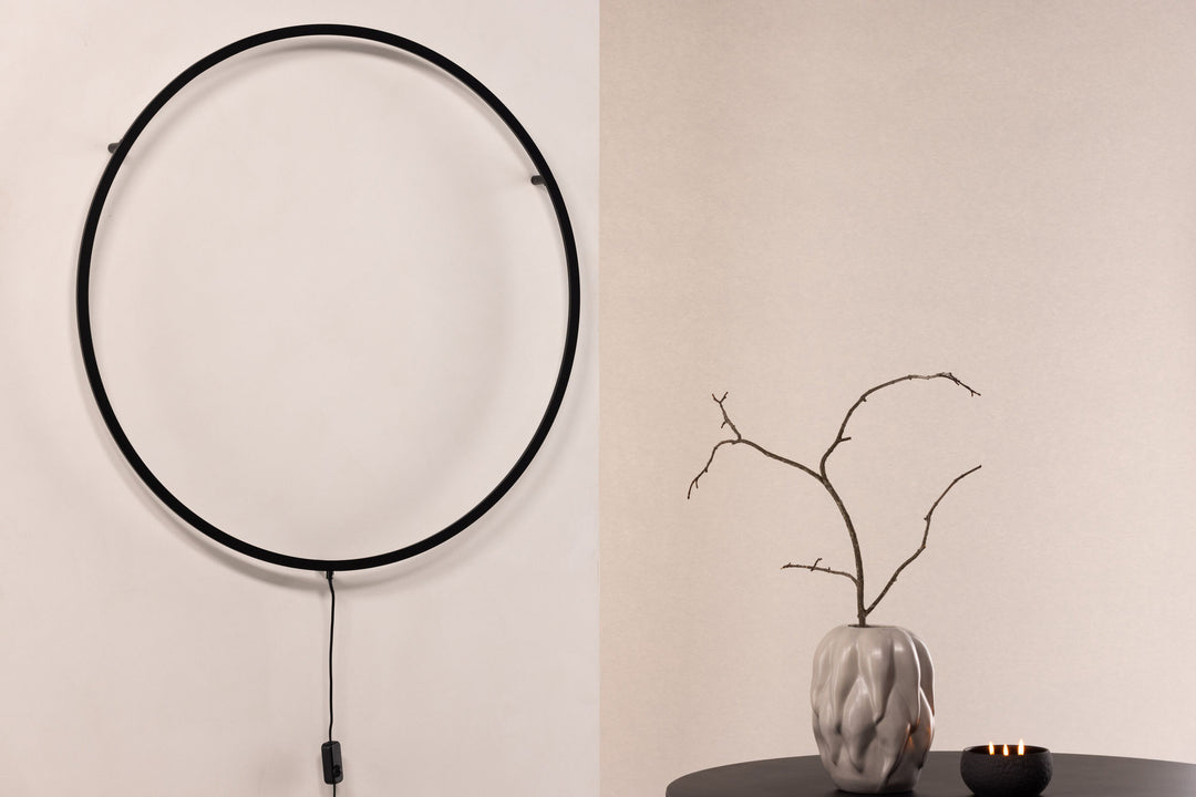 Vind Sörmjöle x Josefin Lustig - Væglampe - Sort / Mat Sort Tilbud