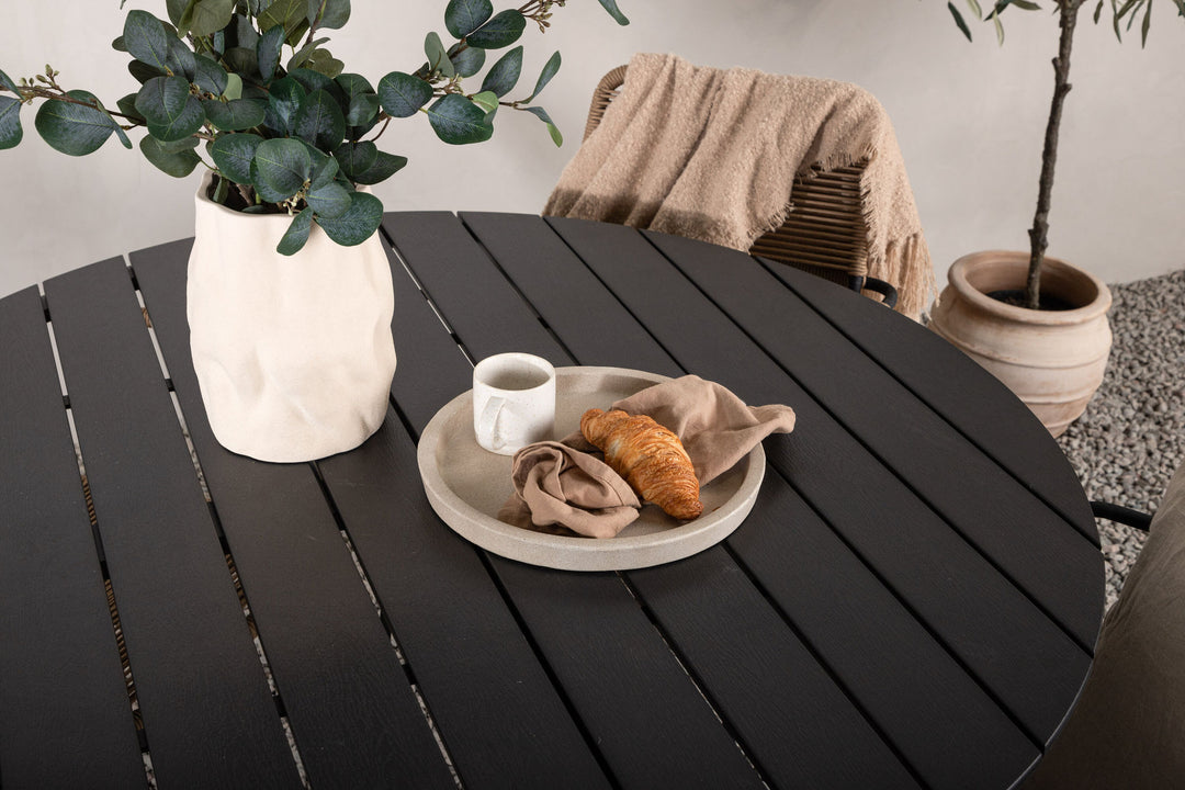 Venture Home Break - Dining Table Round- Black / Black - Alu / Aintwood - 120ø _1+ Lindos - Armchair - Black Alu / Latte Rope _4