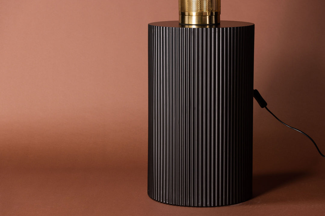 Venture Home Lenox - Side Table - Black