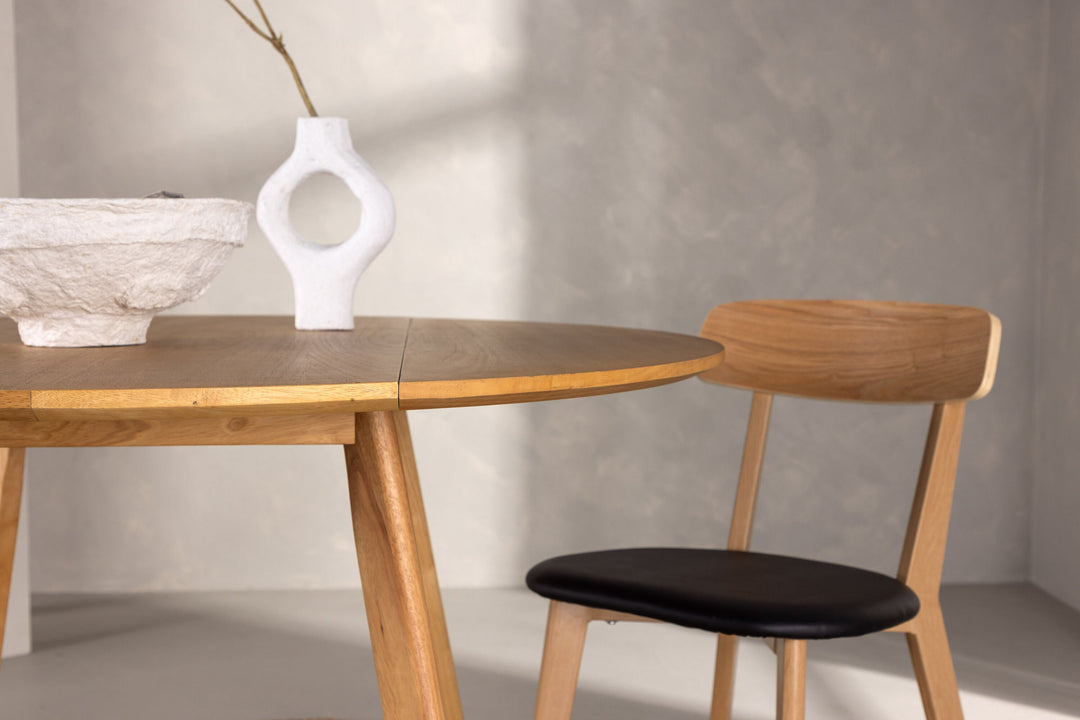 Venture Home Yakidon Dining Table - Rubberwood / Oaklook MDF