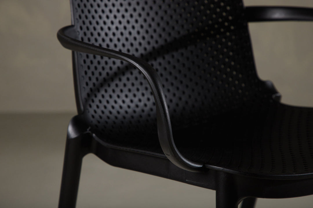 Venture Home Baltimore Dining Chair - Black / Black Plastic