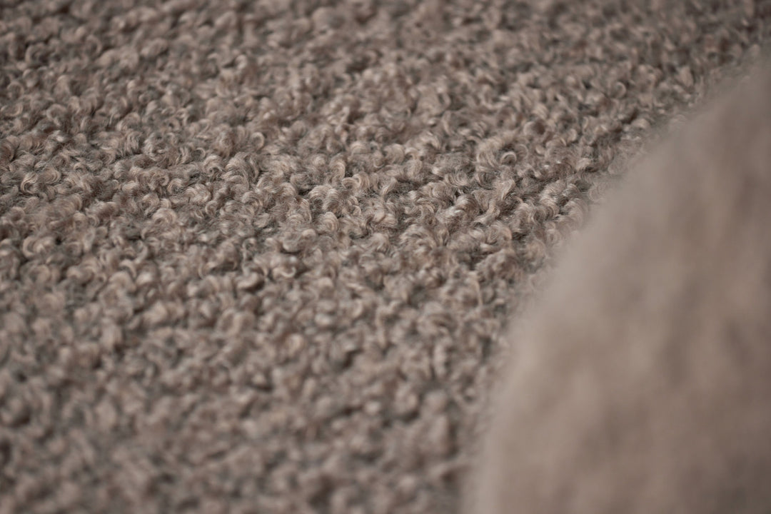 Vind Nordkoster Single Sofa - Matte Black / Dark Beige Teddy